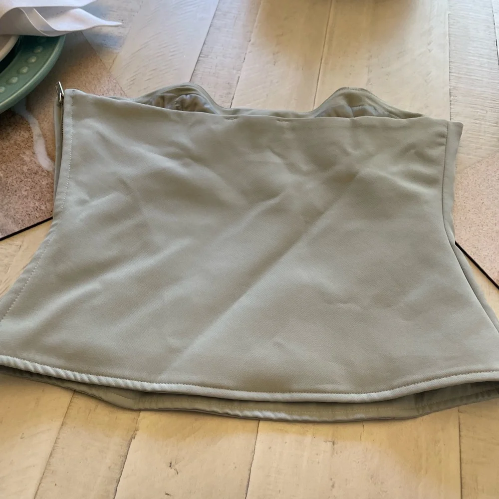 LA Hearts strapless structured tube top size Xs. Zips on the side - Picture 6 of 10